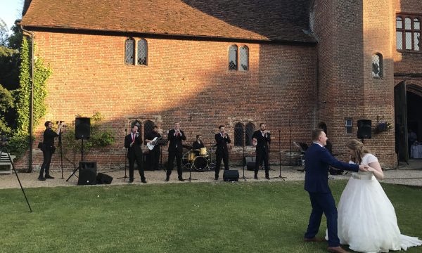 Weddings entertainment Weddings entertainment